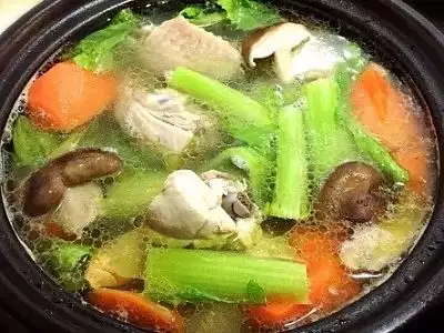 刈菜雞湯｜Mustard Green Chicken Soup｜カラシナチ入りの鶏スープ｜머스타드 그린 치킨 수프